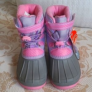 Girls boots NWT
